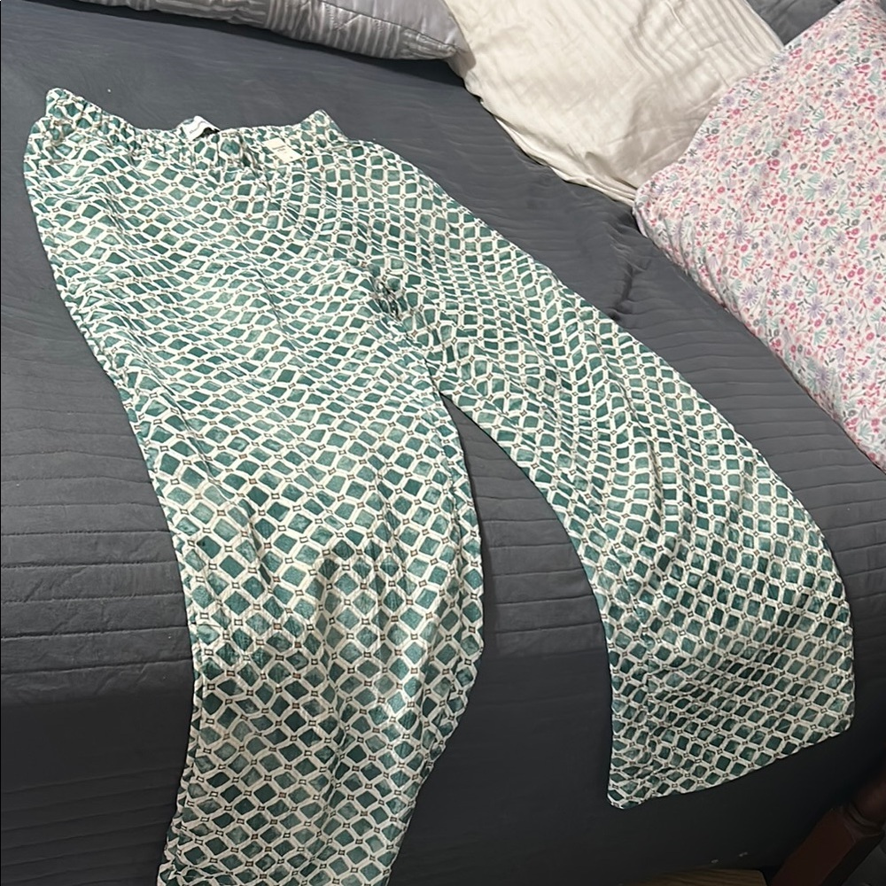 Abercrombie & Fitch Teal and Cream Geometric Pants